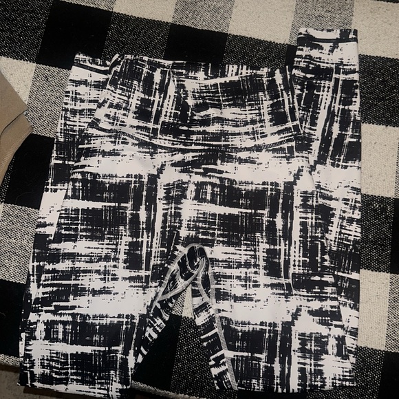 Limitless Legacy Legging - Picture 2 of 5